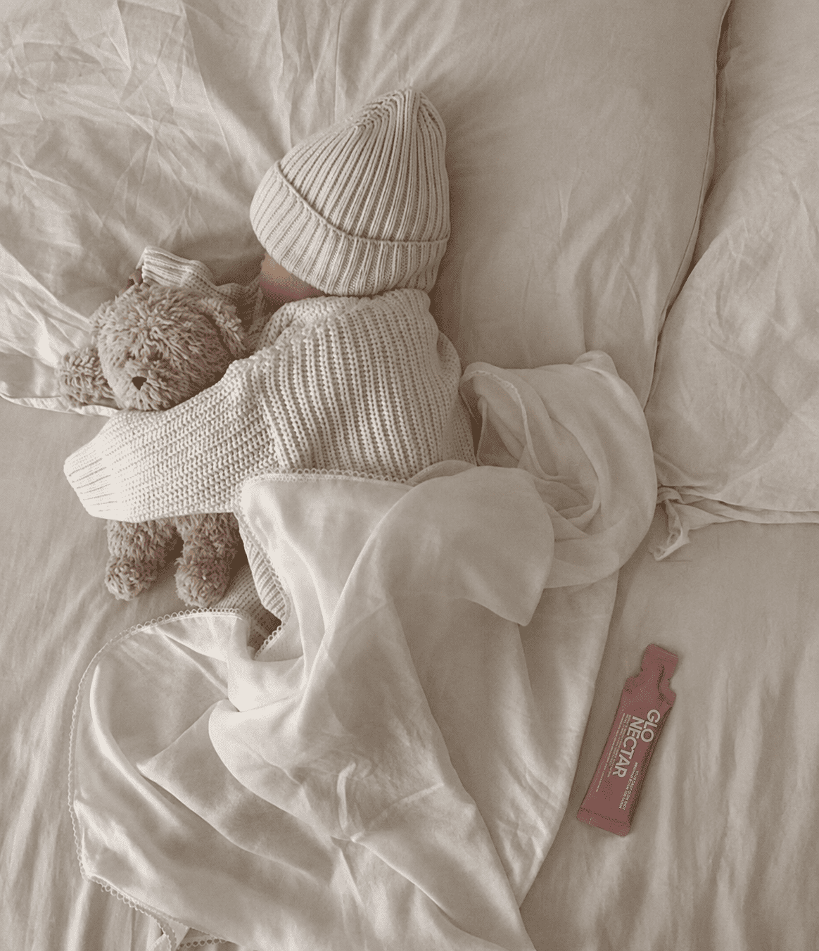 CUURA_Baby_with_Glo_Nectar.png